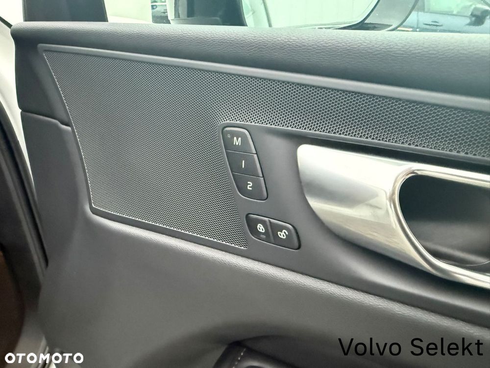 Volvo XC 60 - 32