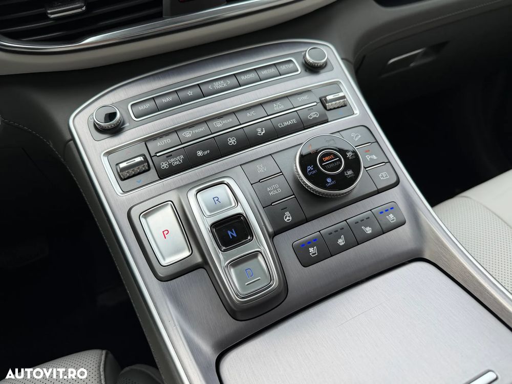 Hyundai Santa Fe 1.6 Plugin-Hybrid 4WD SEVEN Signature - 13