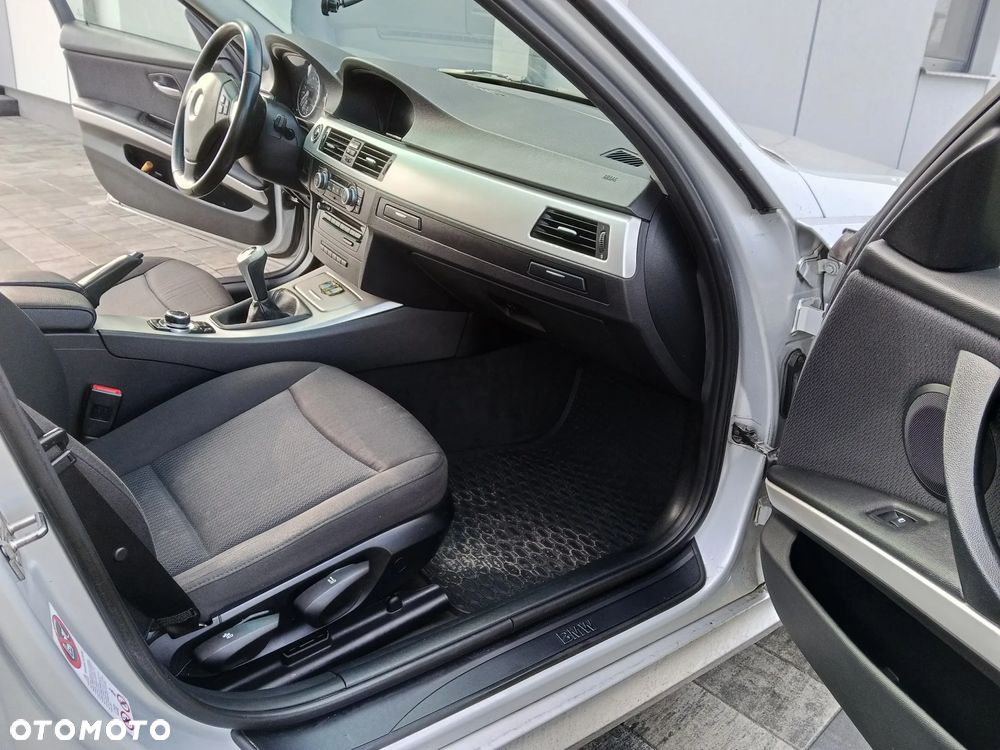 BMW Seria 3 318d - 18