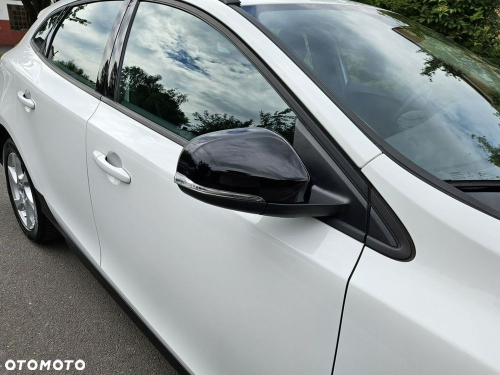 Volvo V40 D2 Drive-E Momentum - 22