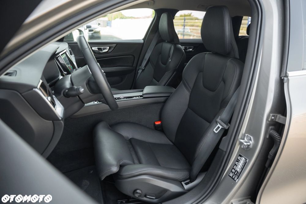Volvo V60 D3 Momentum Core - 25