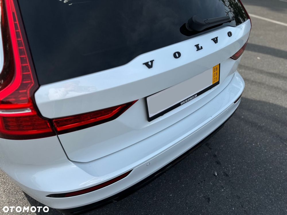 Volvo V60 D4 R-Design - 8