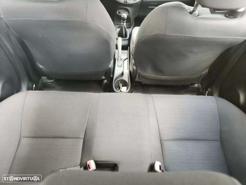 Toyota Yaris 1.4 D-4D ACtive+AC — fotografia 28