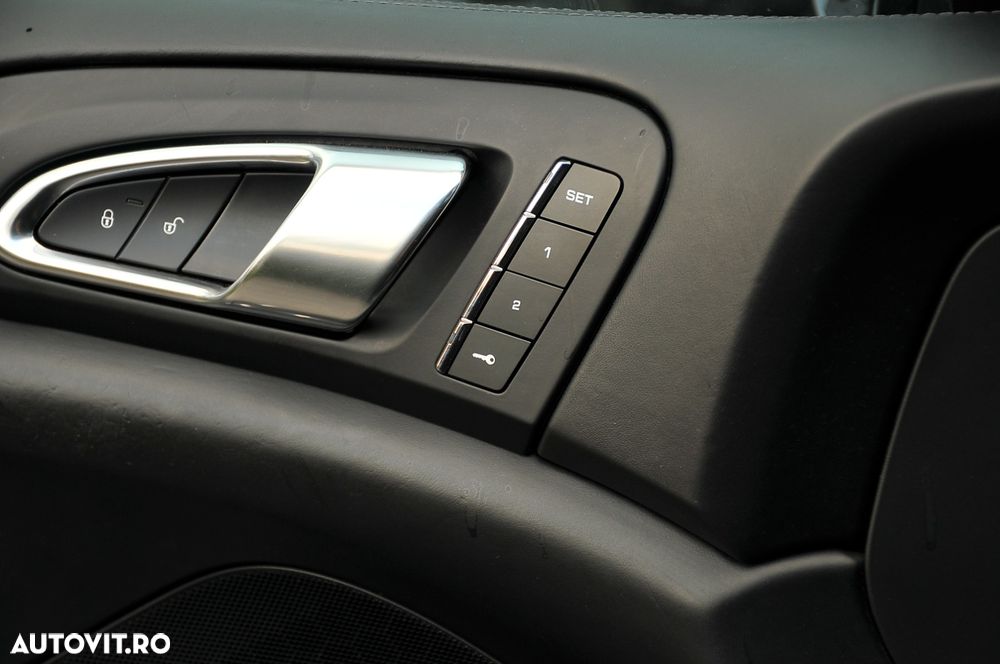 Porsche Cayenne Platinum Edition - 10