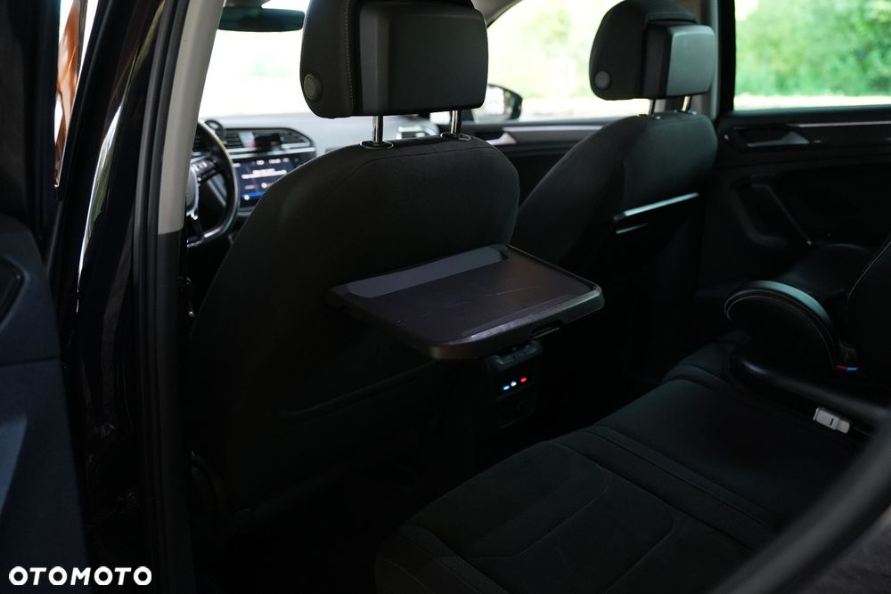 Volkswagen Tiguan 2.0 TDI SCR 4MotION DSG R-Line - 23