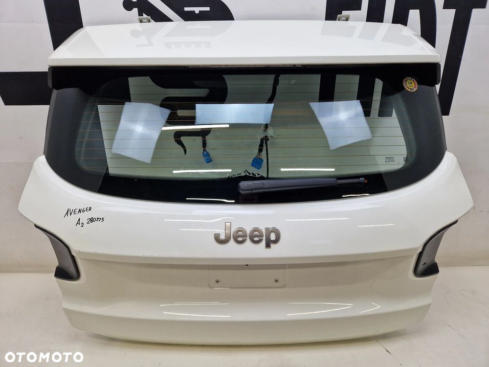 Klapa pokrywa bagażnika Jeep Avenger