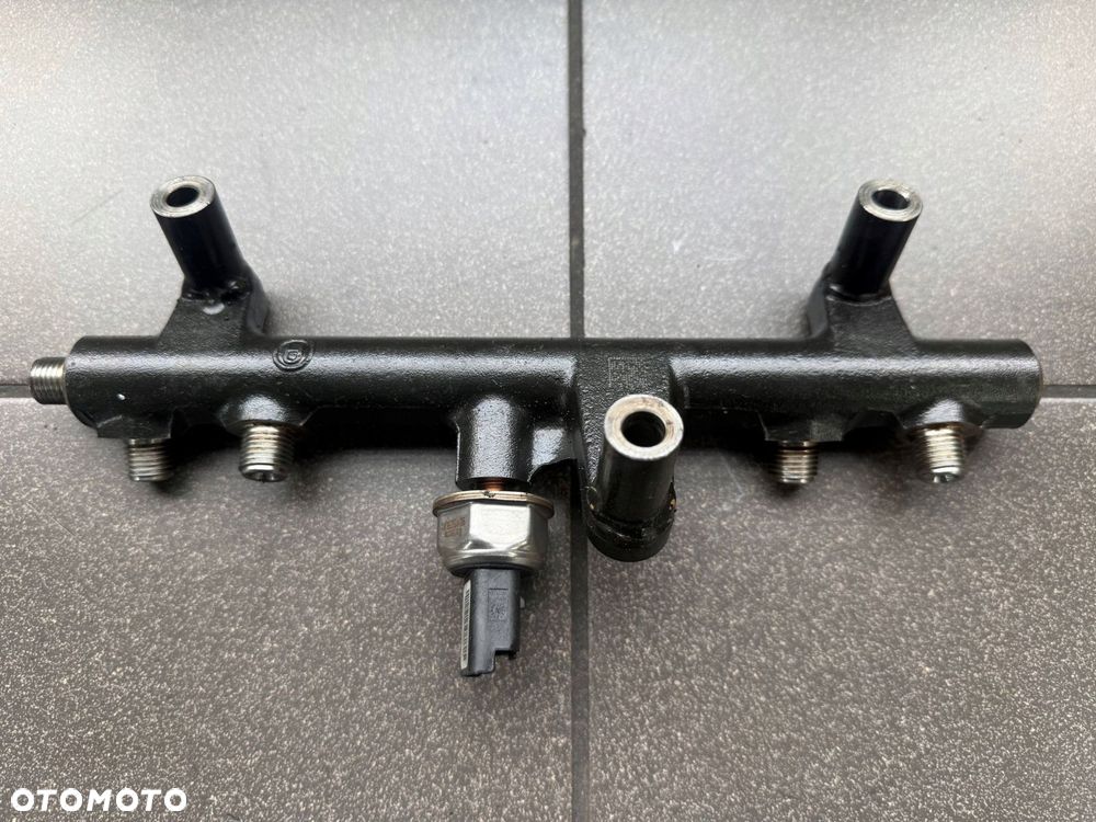 LISTWA WTRYSKOWA PEUGEOT CITROEN 9681909680 - 1