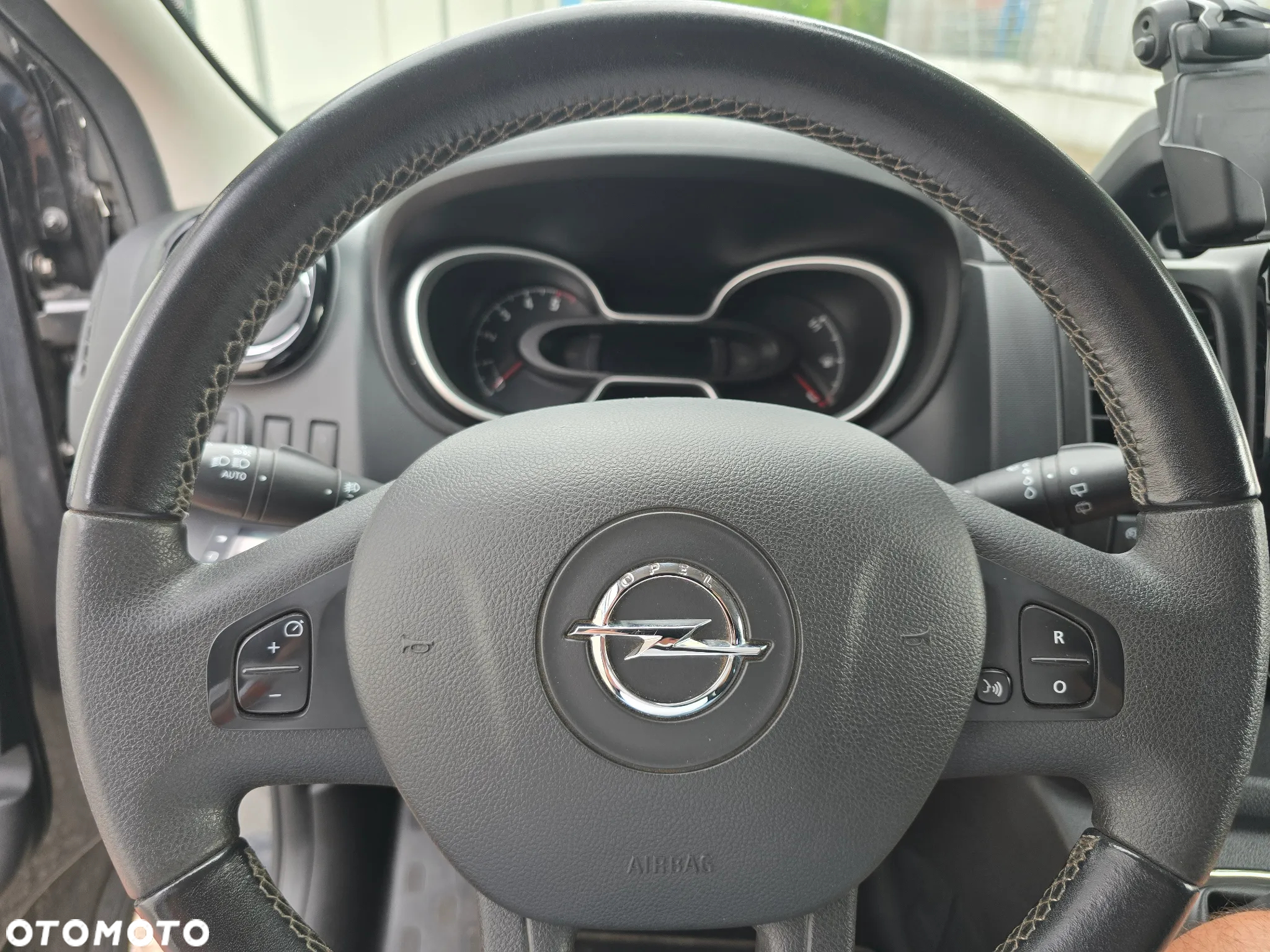 Opel Vivaro L2H1 2,9t Elegance - 25