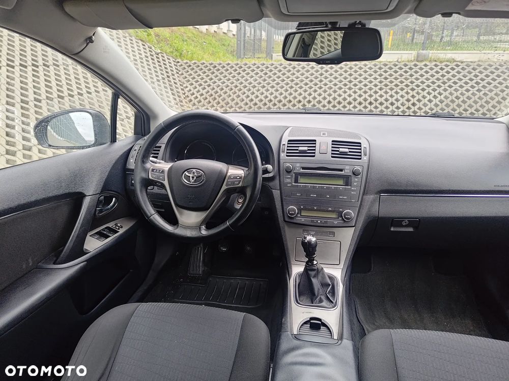 Toyota Avensis 1.8 Sol plus - 6