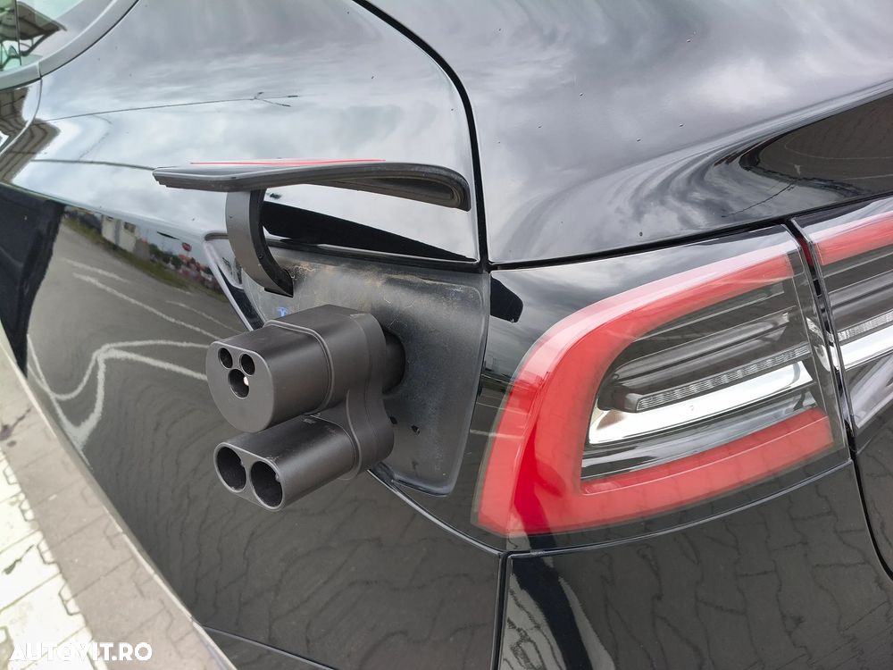 Tesla Model 3 - 6