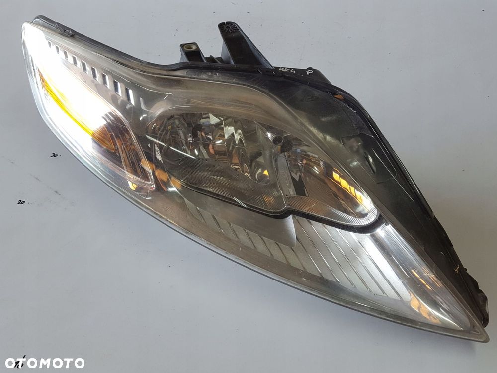 FORD KUGA MK1 LIFT 10-12r LAMPA PRAWA PRZÓD ANGLIK - 2