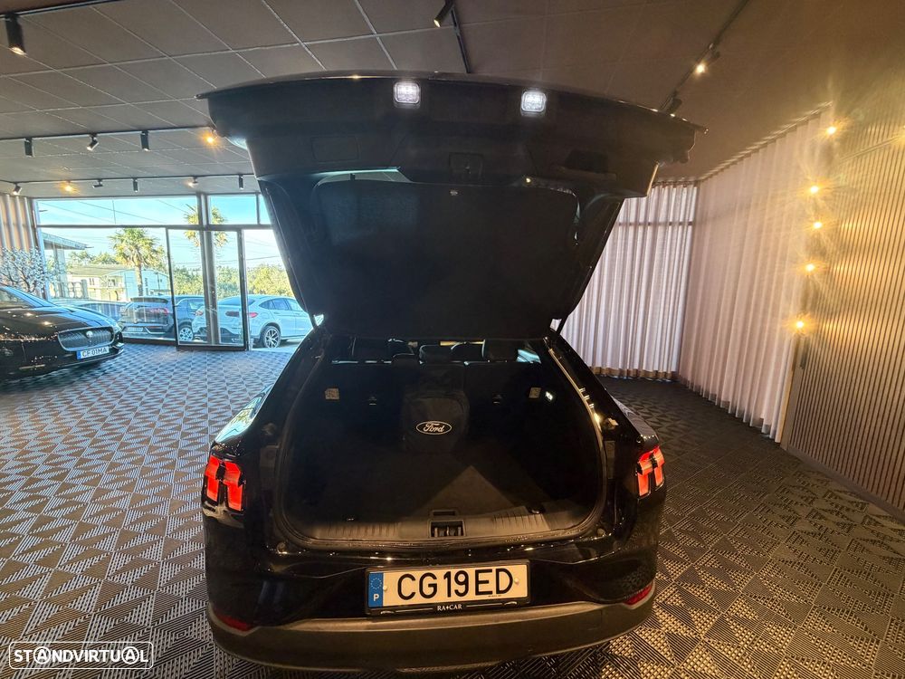 Ford Mustang Mach-E Premium - 31