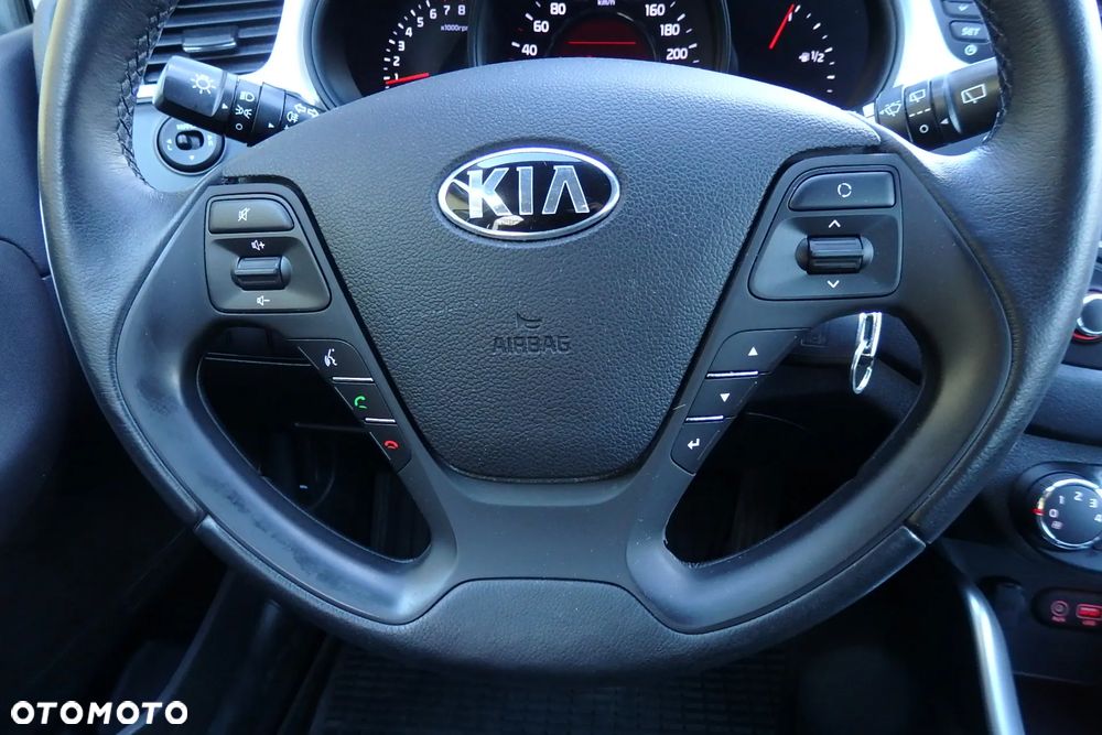 Kia Ceed 1.4 CVVT UEFA EURO 2016 - 6