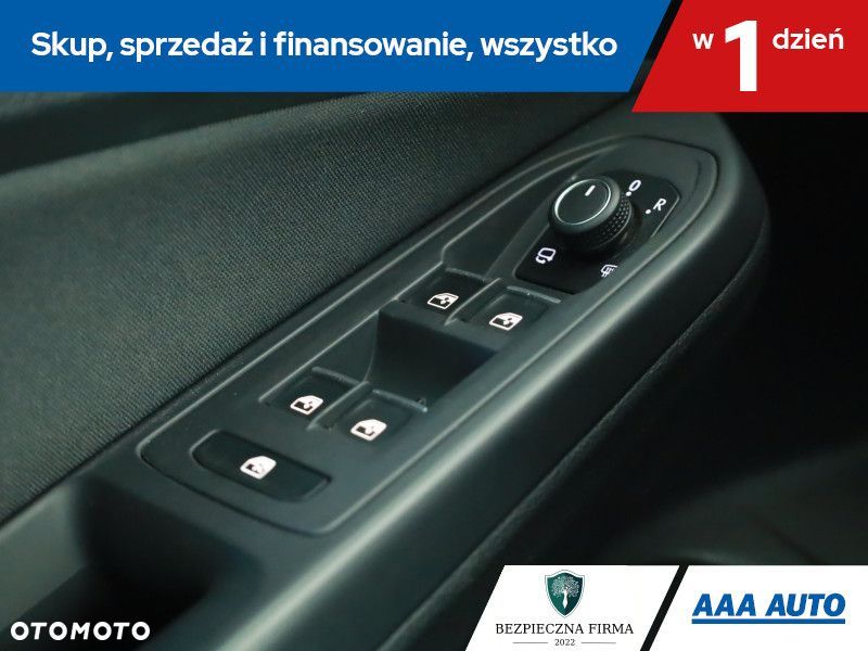 Volkswagen Golf - 17