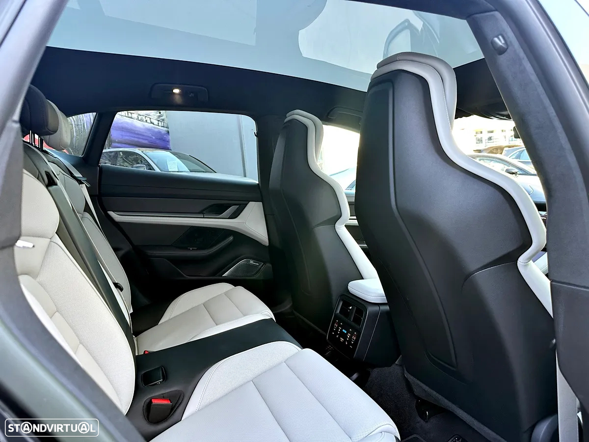 Porsche Taycan Sport Turismo Turbo S - 35