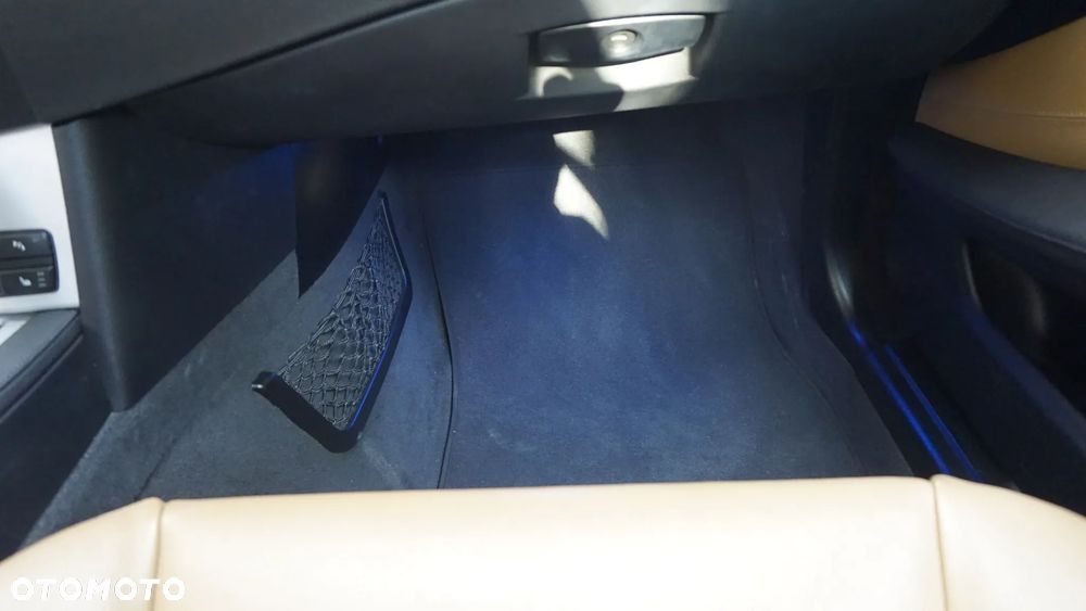 BMW Seria 5 520d - 34