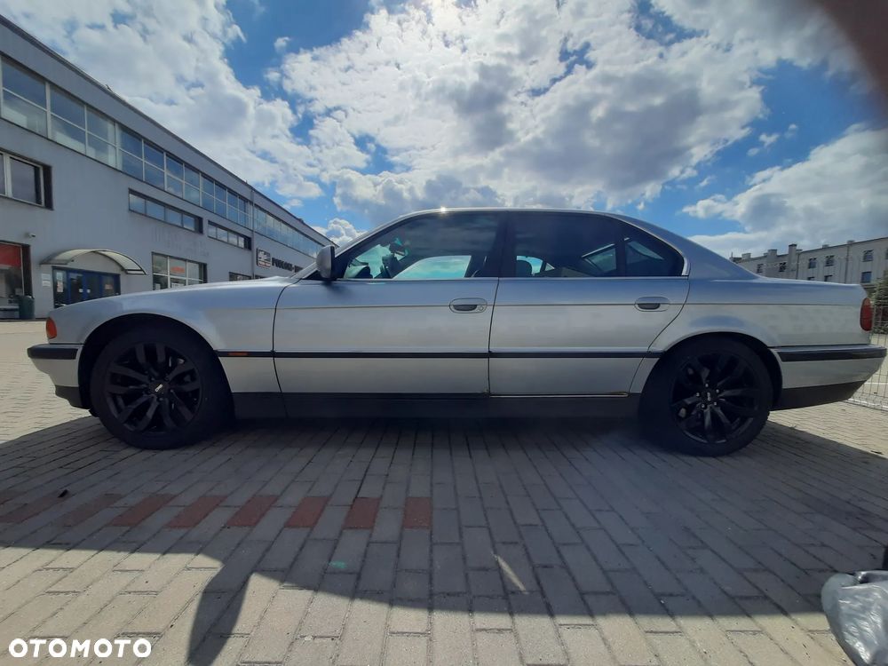 BMW Seria 7 - 25