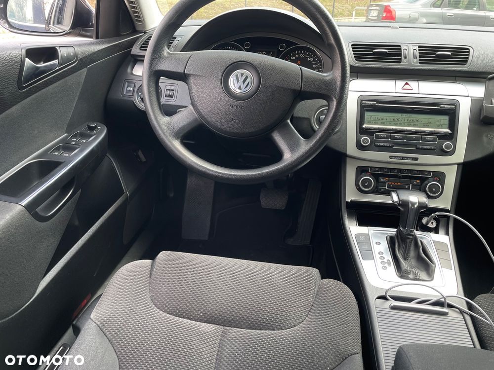 Volkswagen Passat - 20
