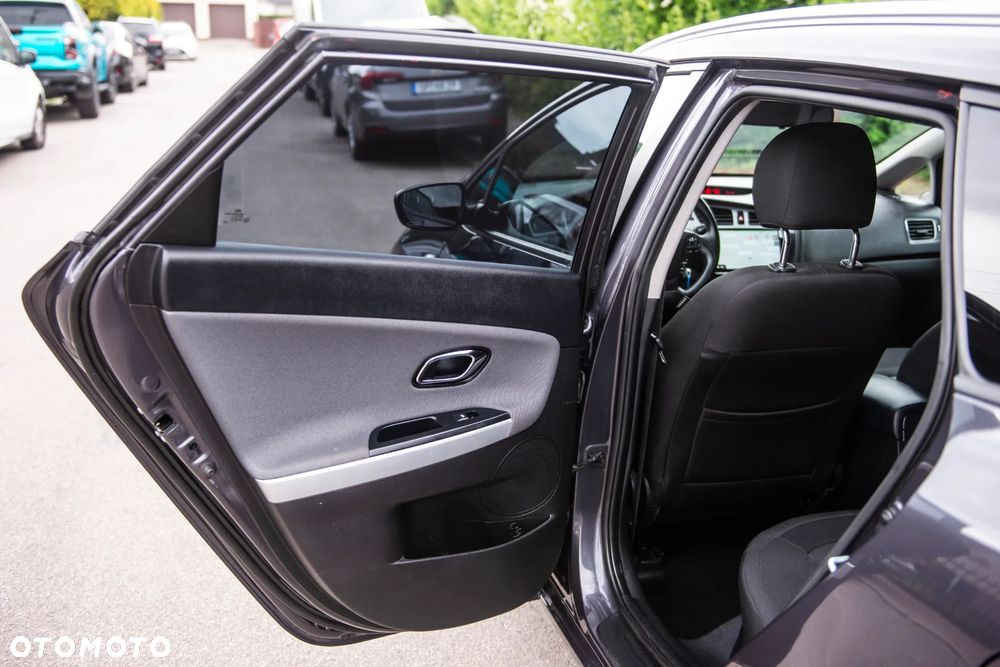 Kia Ceed 1.6 GDI ISG Vision - 29