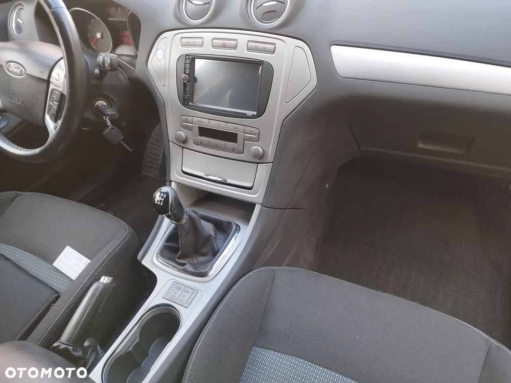 Ford Mondeo 2.0 Platinium X - 21