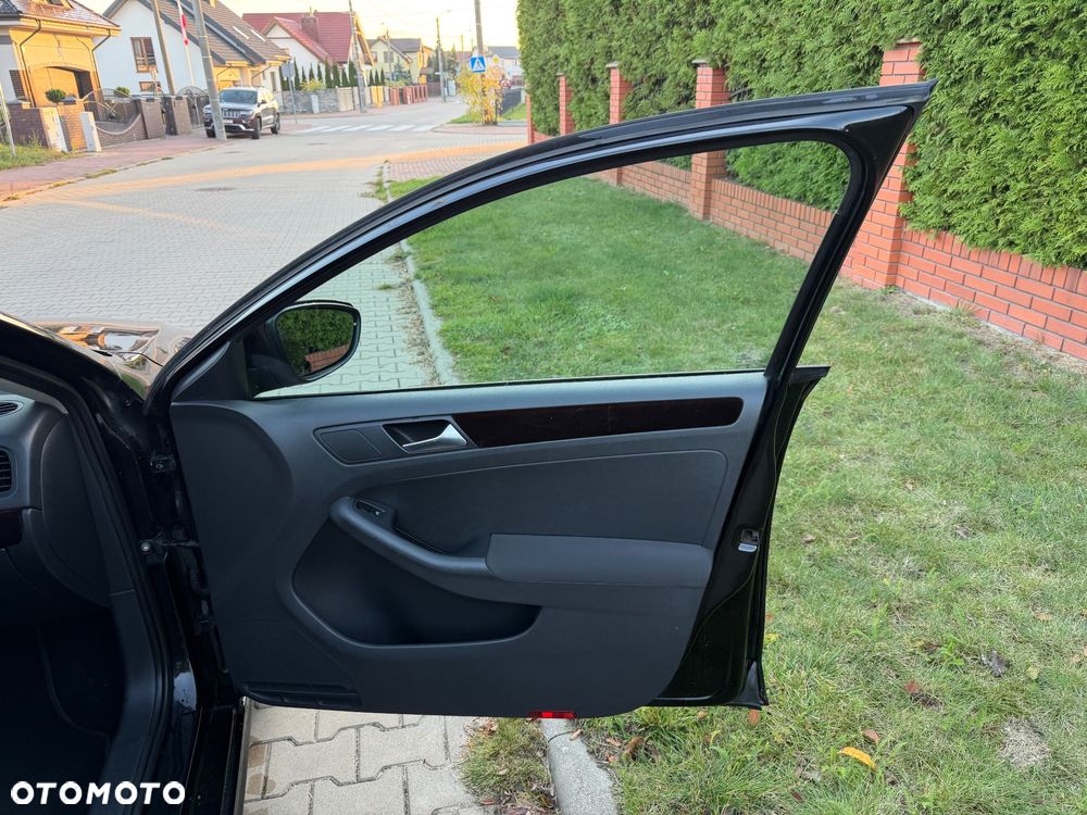 Volkswagen Jetta 1.6 TDI BMT Comfortline - 34