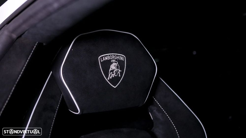 Lamborghini Aventador 6.5 V12 LP750-4 SV - 11