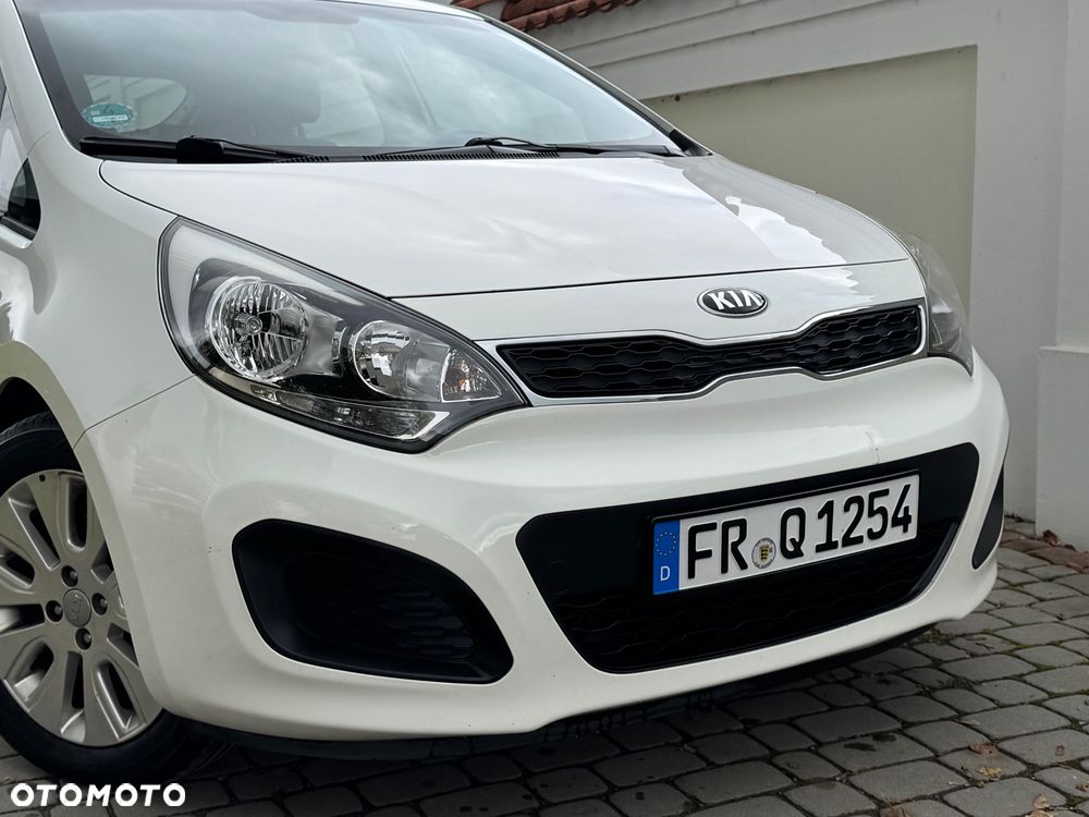 Kia Rio - 37