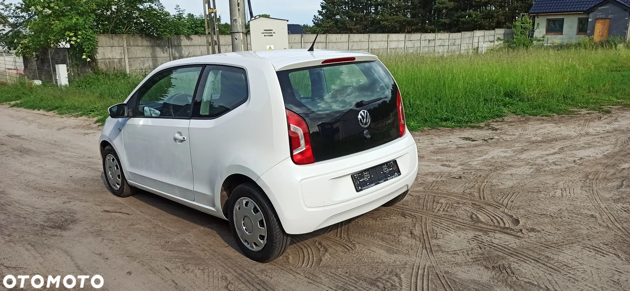 Volkswagen up! (BlueMotion Technology) move - 4