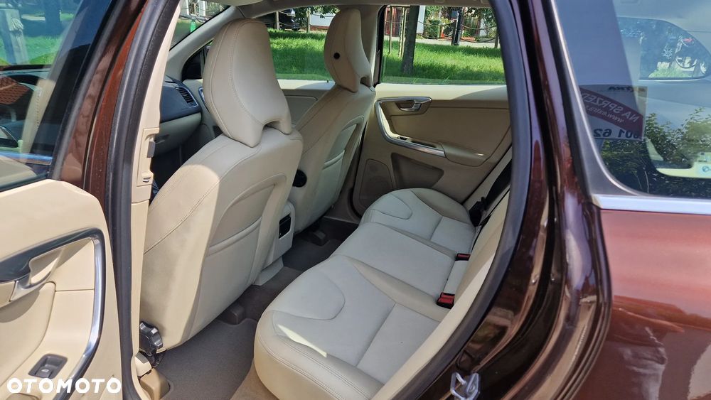 Volvo XC 60 2.4D AWD Summum - 9