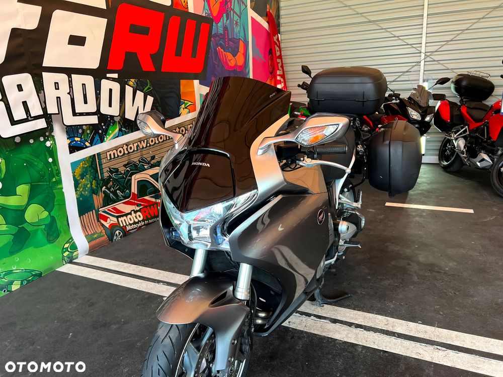 Honda VFR - 17