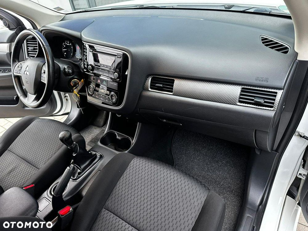 Mitsubishi Outlander 2.0 2WD Invite - 15