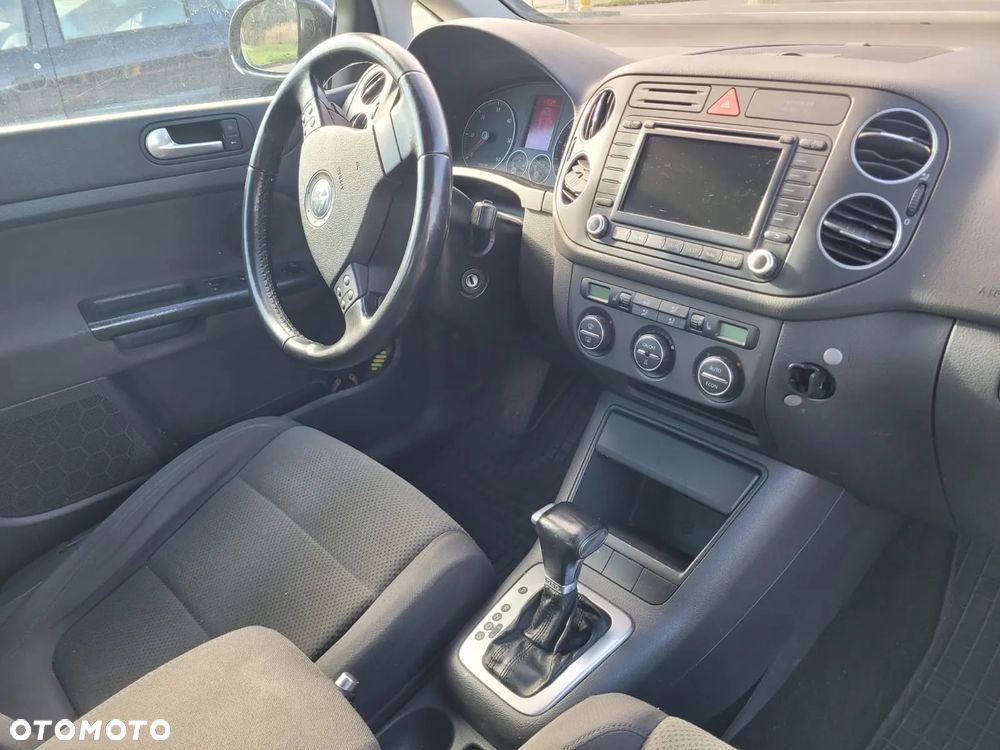 Volkswagen Golf Plus 2.0 TDI Comfortline DSG - 16