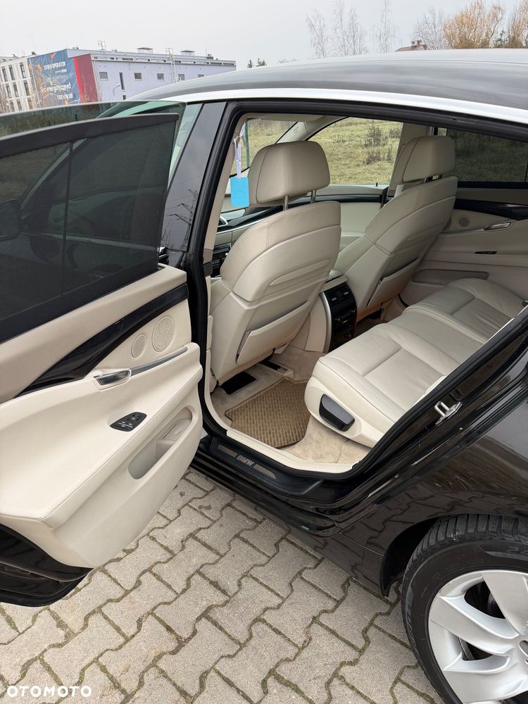 BMW 5GT 535d xDrive Tursimo Modern Line - 11