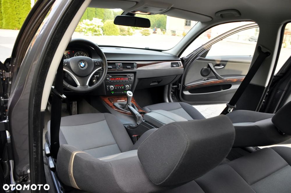 BMW Seria 3 318i - 27