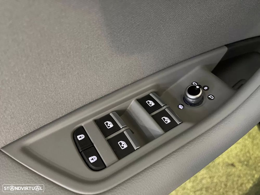 Audi A4 Avant 30 TDI Advanced S tronic - 34