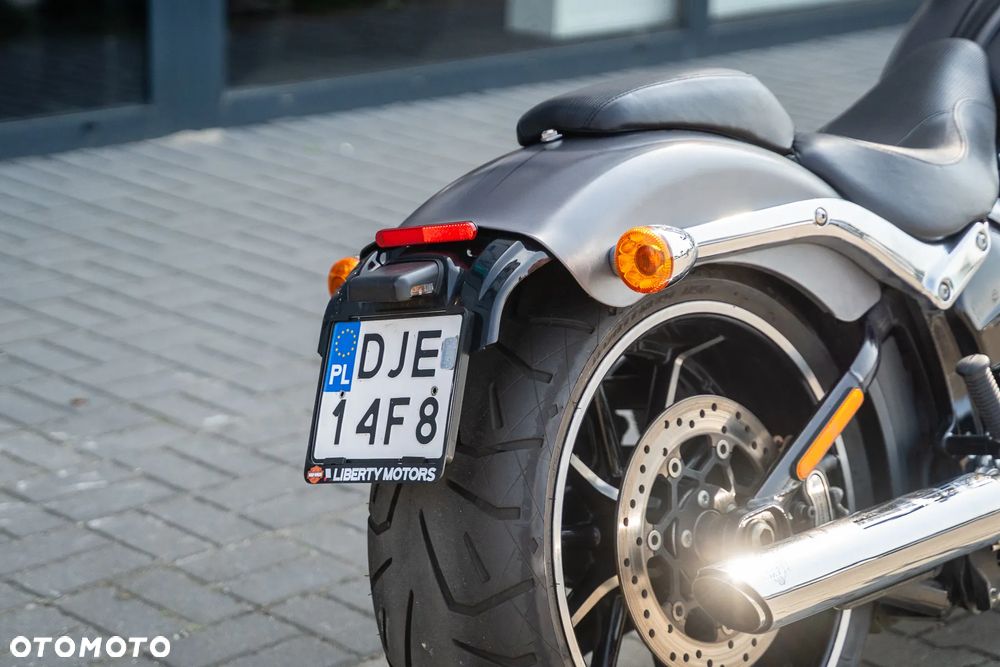 Harley-Davidson Softail Breakout - 7