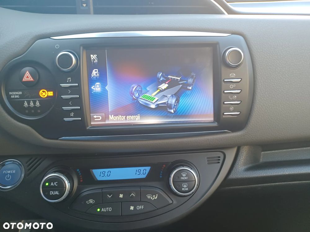 Toyota Yaris 1.5 VVT-i Selection - 29