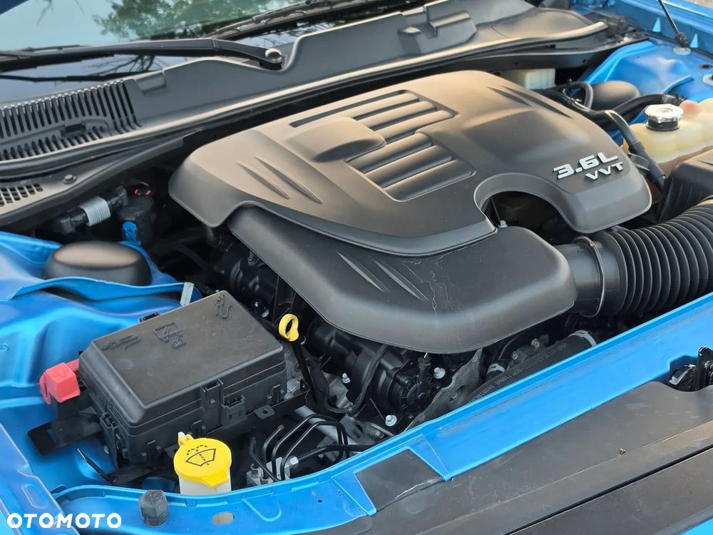 Dodge Challenger - 8