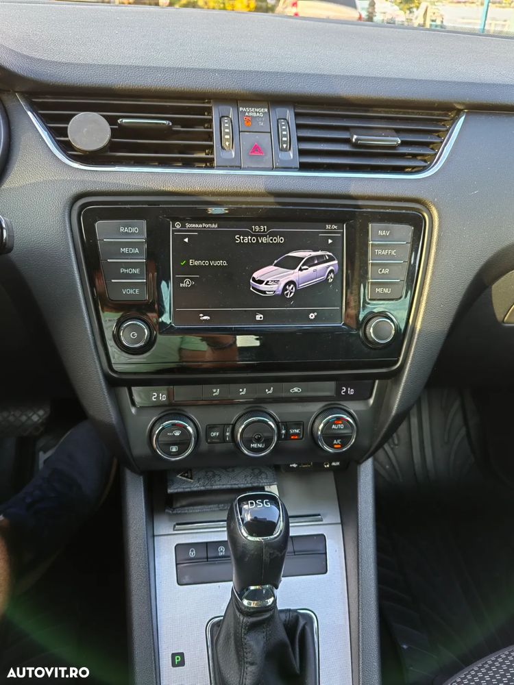 Skoda Octavia Combi 2.0 TDI (Green tec) DSG Style - 5