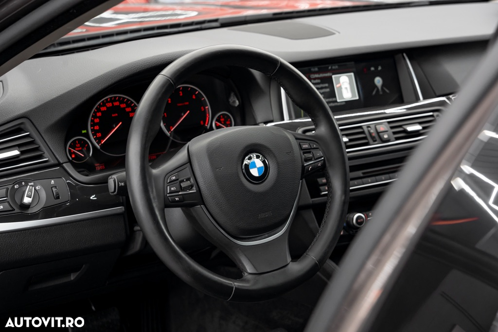 BMW Seria 5 520d - 30