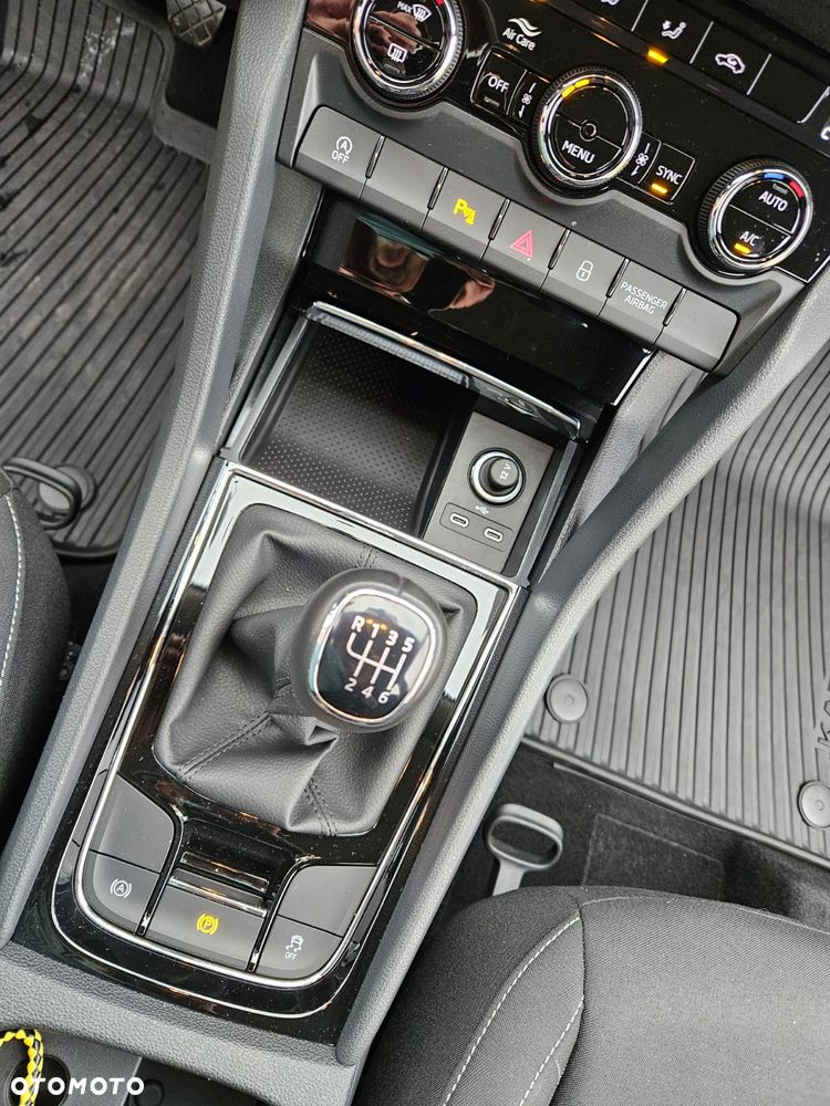 Skoda Karoq 1.5 TSI ACT GPF 4x2 Ambition - 17