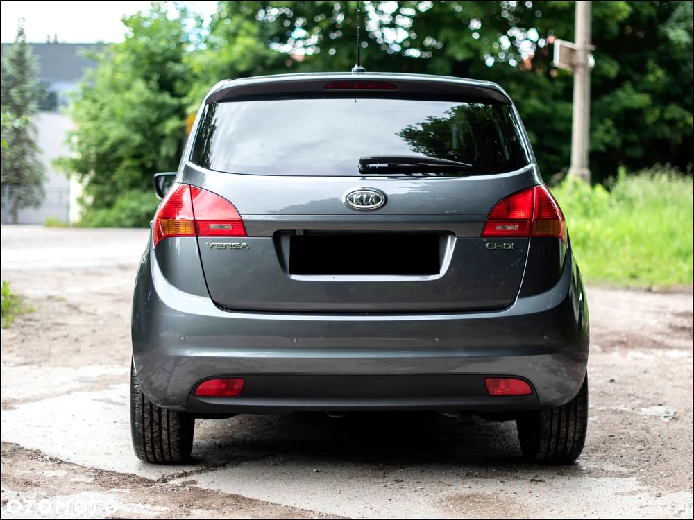 Kia Venga - 4