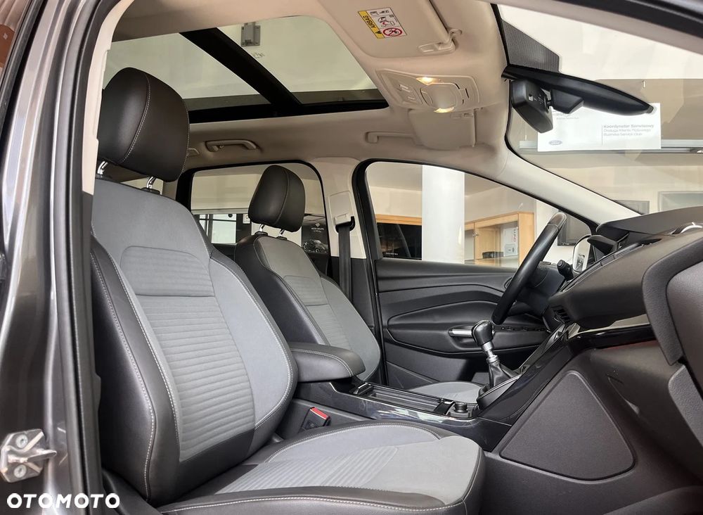 Ford Kuga 2.0 TDCi 2x4 Titanium - 25