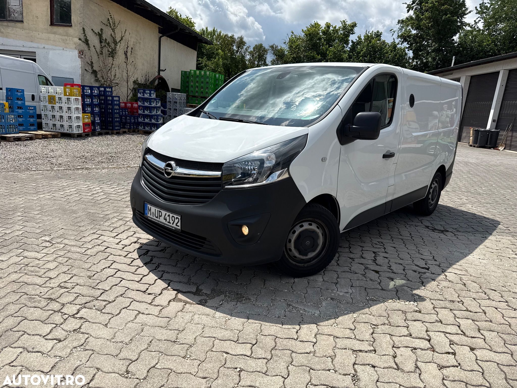 Opel Vivaro - 1