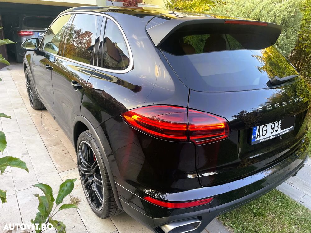 Porsche Cayenne 3.0 L - 5