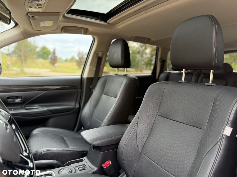 Mitsubishi Outlander - 22