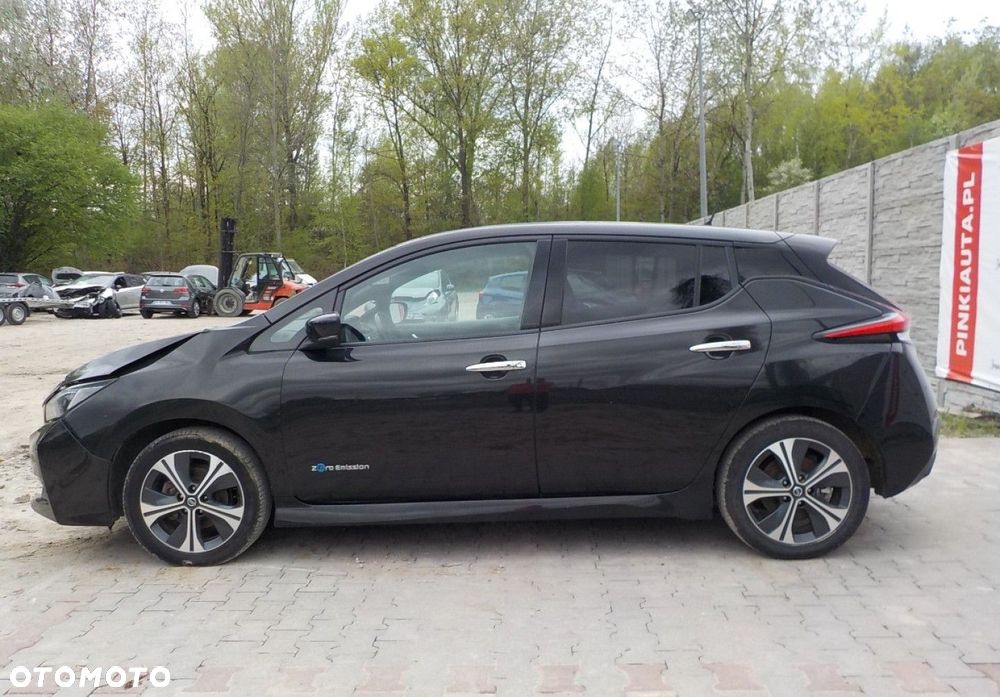 Nissan Leaf - 12