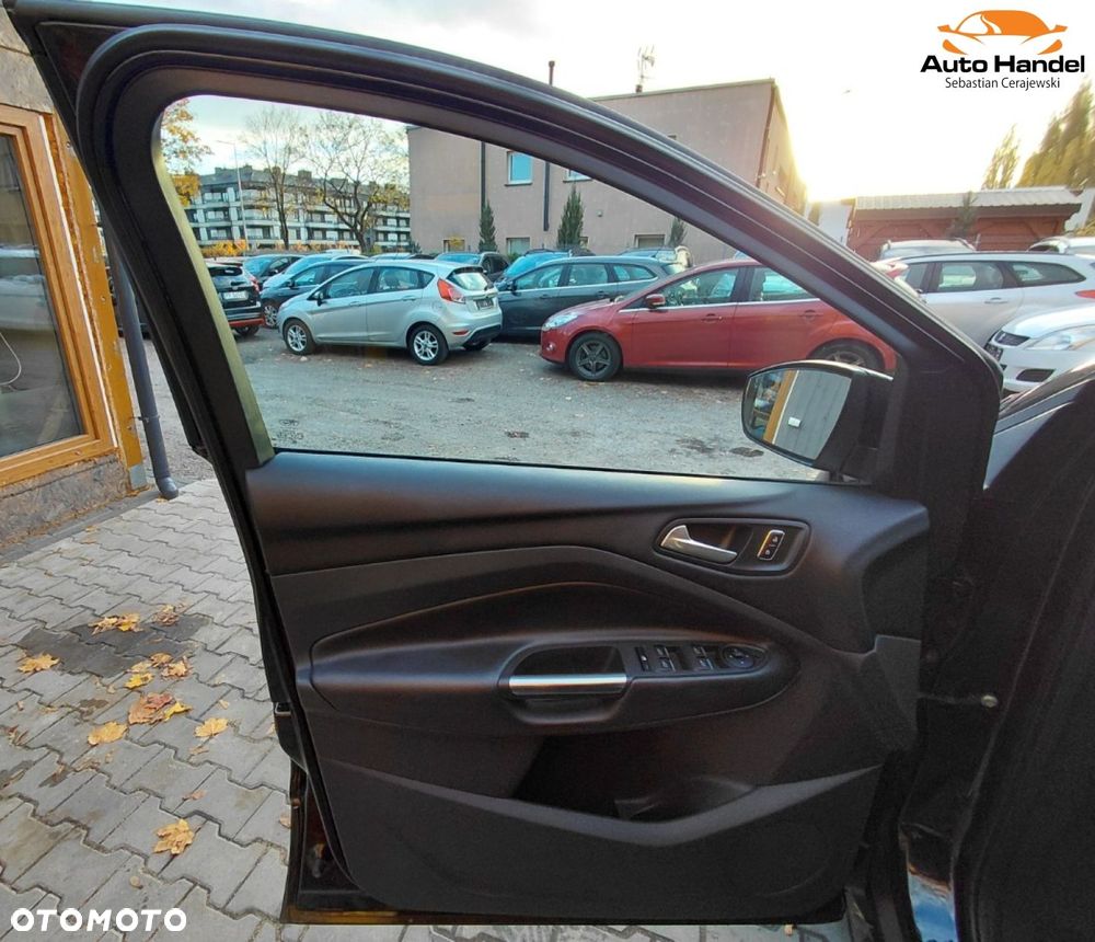 Ford Kuga 1.5 EcoBoost 2x4 Titanium - 40