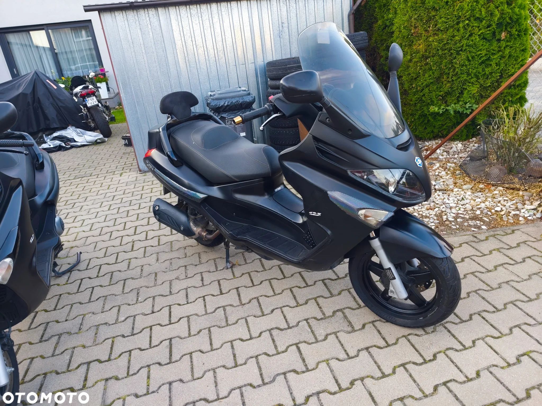 Piaggio Xevo - 1