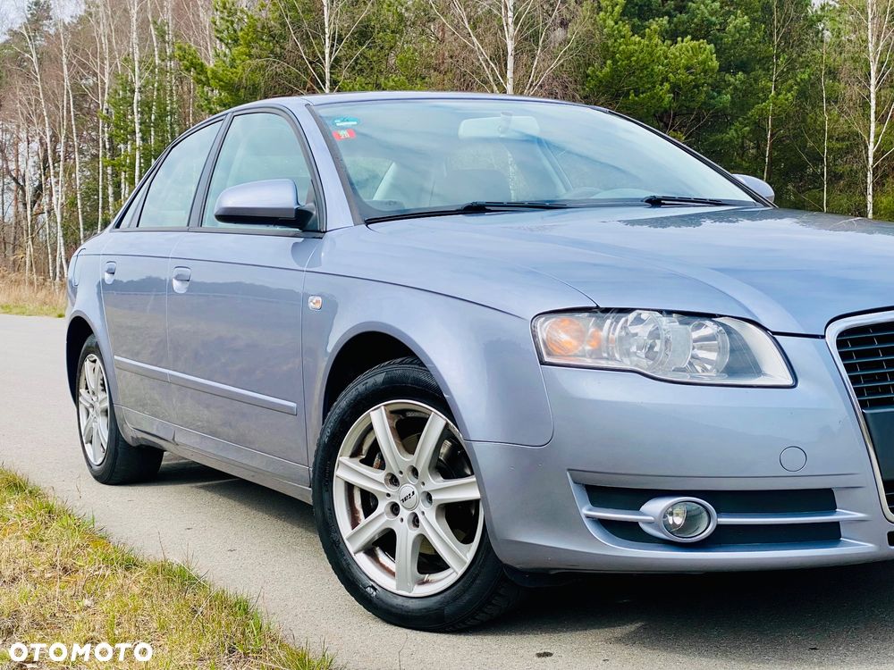 Audi A4 Limousine - 4